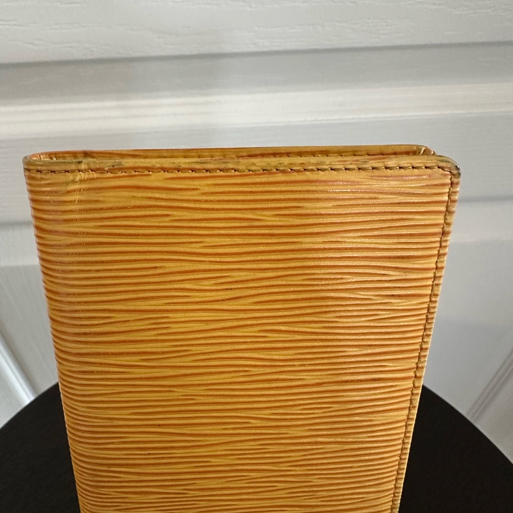 Louis Vuitton Tassil Epi Leather Long Wallet / Checkbook Cover – Authentic – EUC - Picture 2 of 14